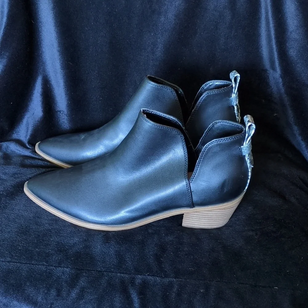 Nine West Pointed Ankle Booties sz 9.5 - Picture 3 of 7